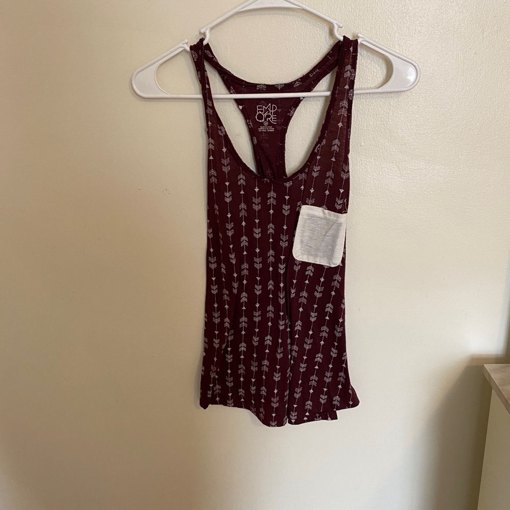 Maroon patterned tank top with pocket